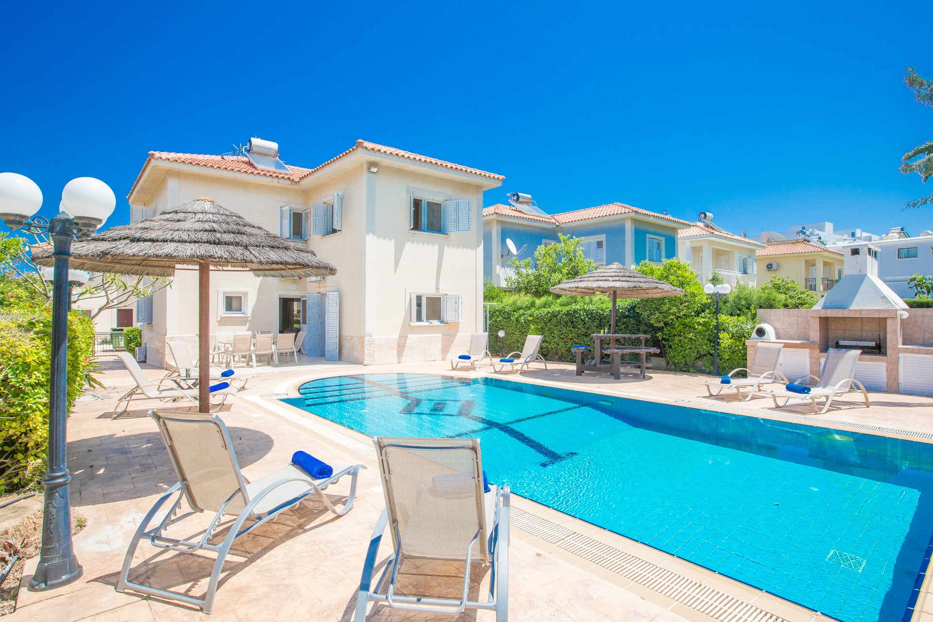 Villa Dora - 4 bedroom villa in Fig Tree Bay, Famagusta, Cyprus - photo 2