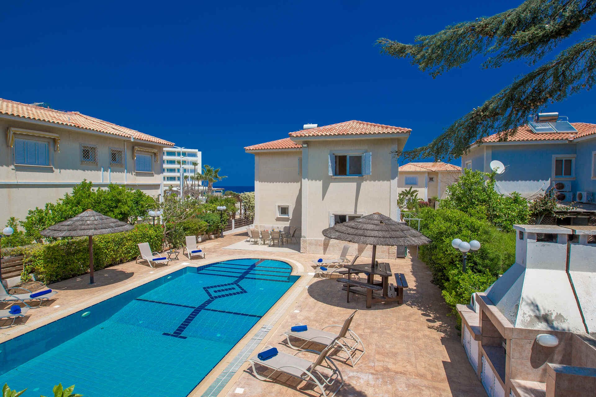 Villa Dora - 4 bedroom villa in Fig Tree Bay, Famagusta, Cyprus - photo 5