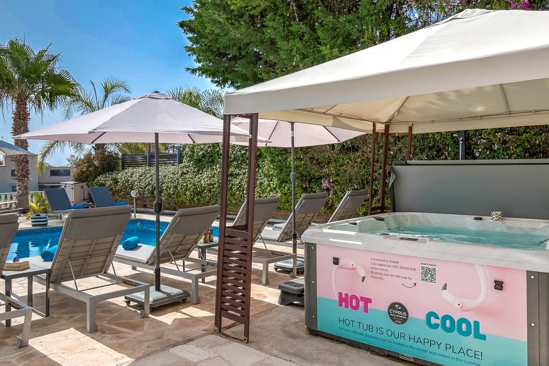 Heated Pool & Hottub Combi