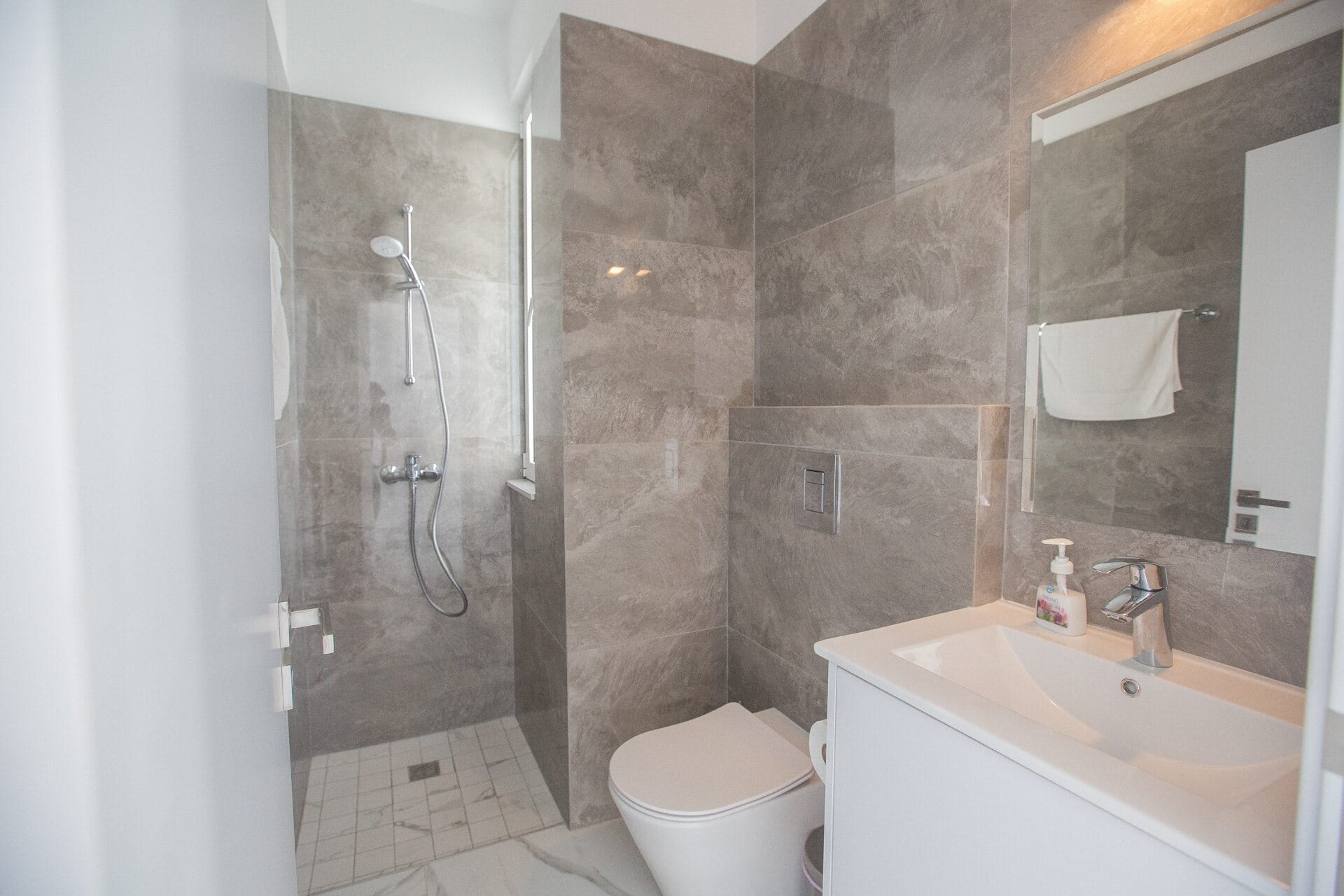 Villa Alfie - 4 bedroom villa in Pernera, Famagusta, Cyprus - photo 22