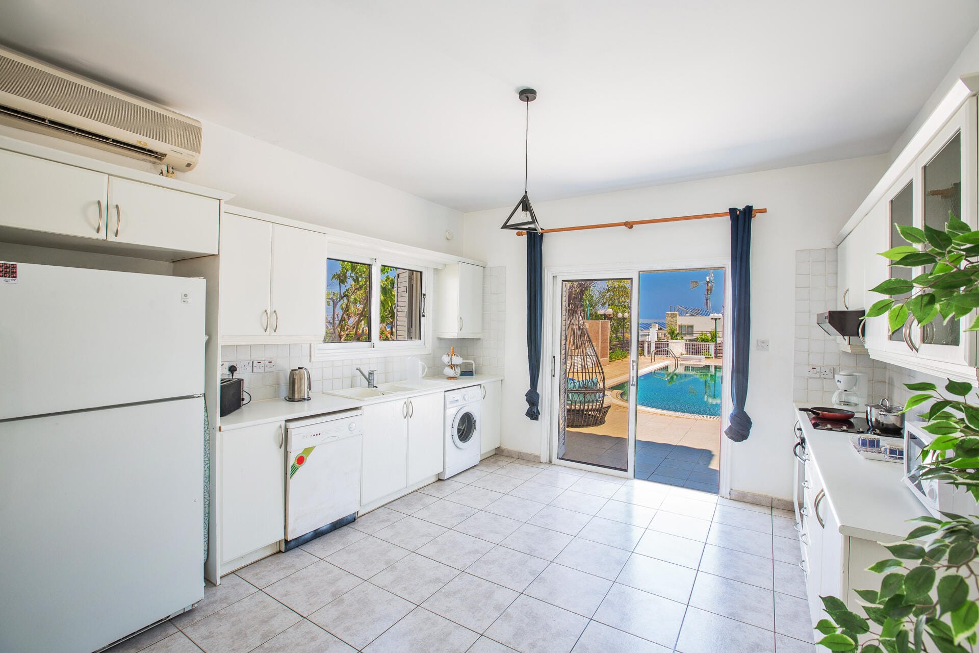 Villa Irene - 4 bedroom villa in Cape Greco, Famagusta, Cyprus - photo 12