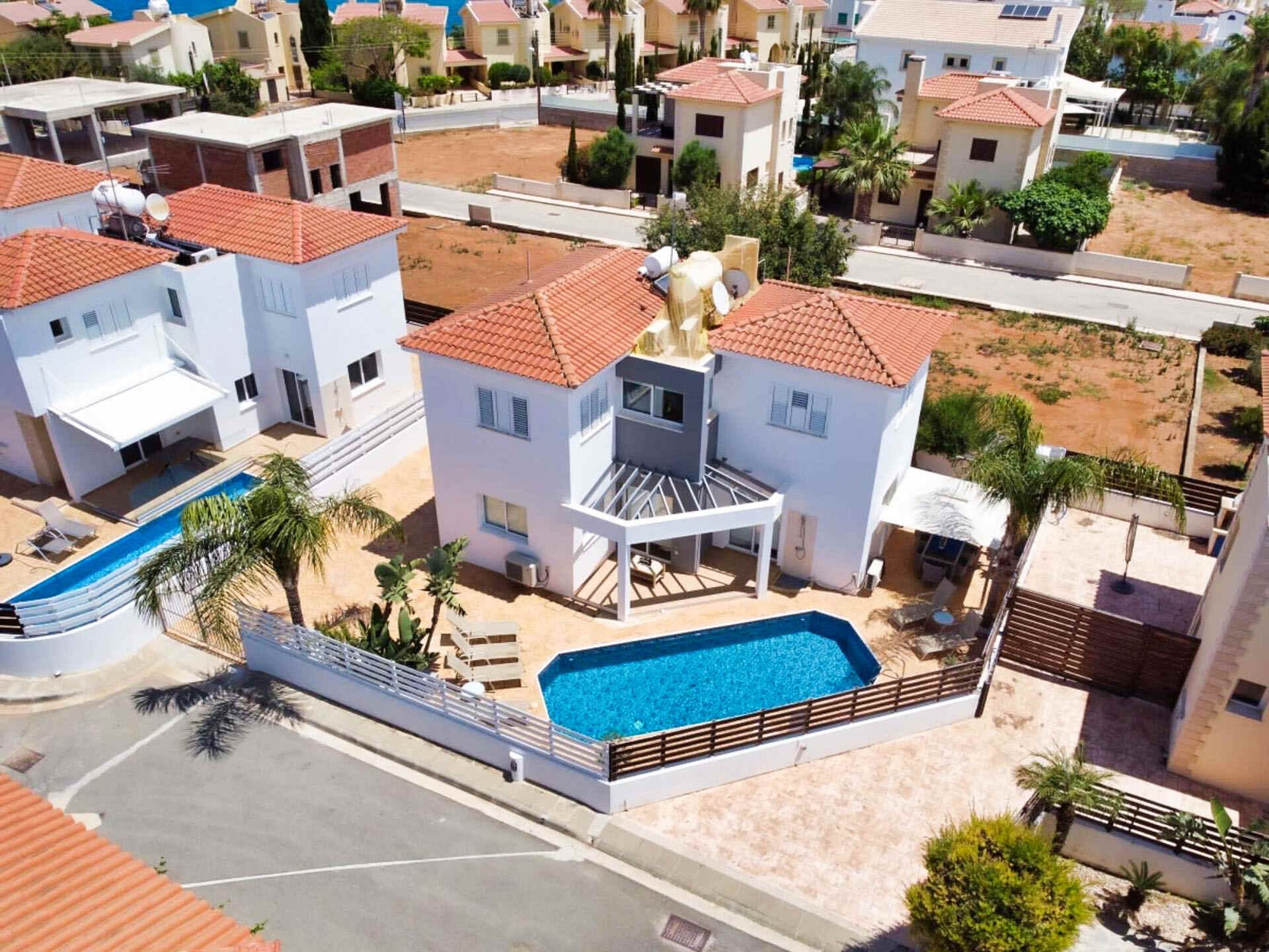 Villa Monroe - 4 bedroom villa in Pernera, Famagusta, Cyprus - photo 4