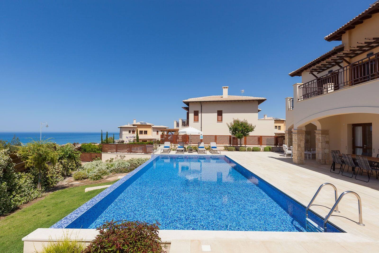 Villa Graceful - 5 bedroom villa in Aphrodite Hills, Paphos, Cyprus - photo 4