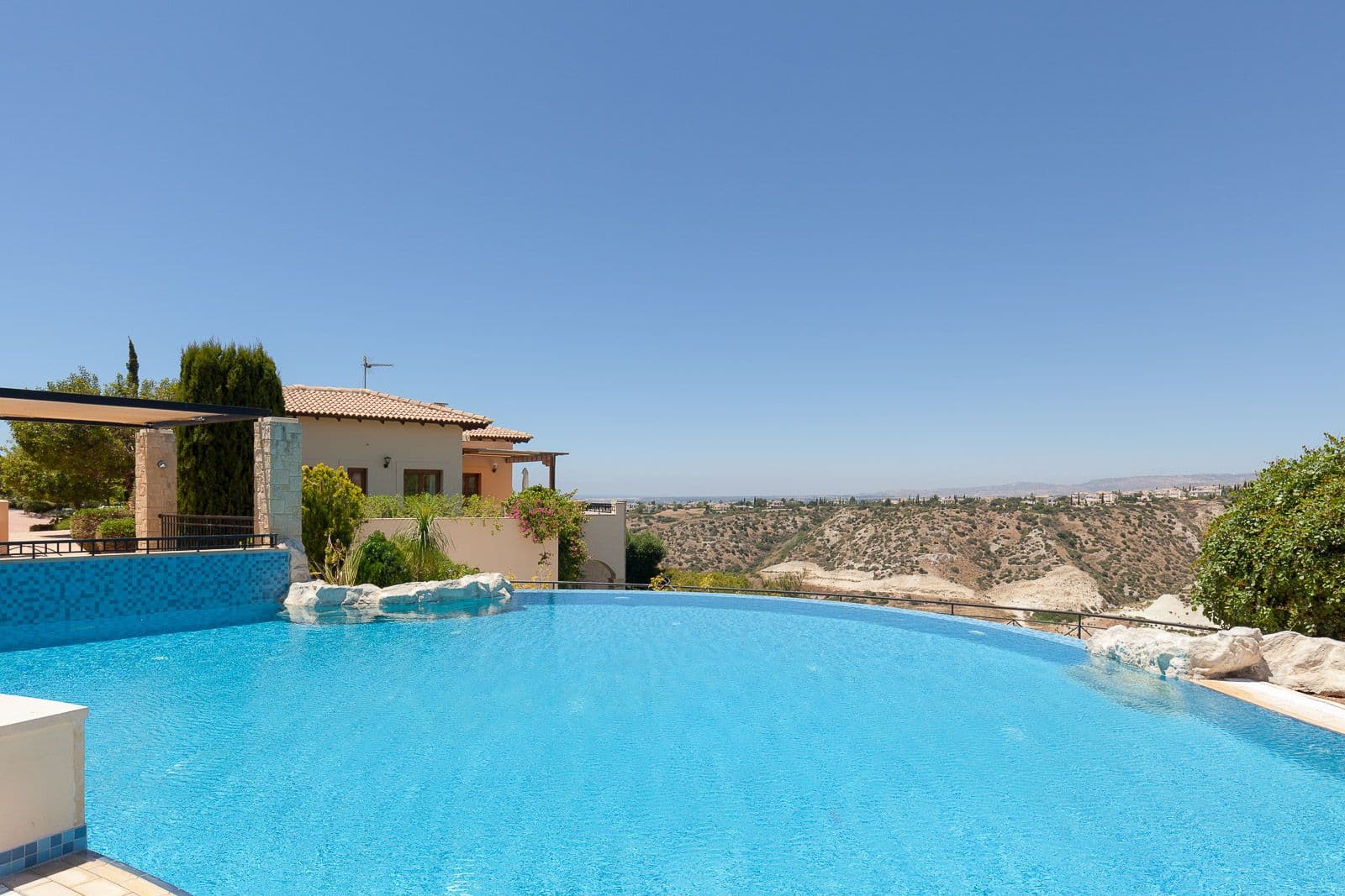 Villa Serenade - 3 bedroom villa in Aphrodite Hills, Paphos, Cyprus - photo 3