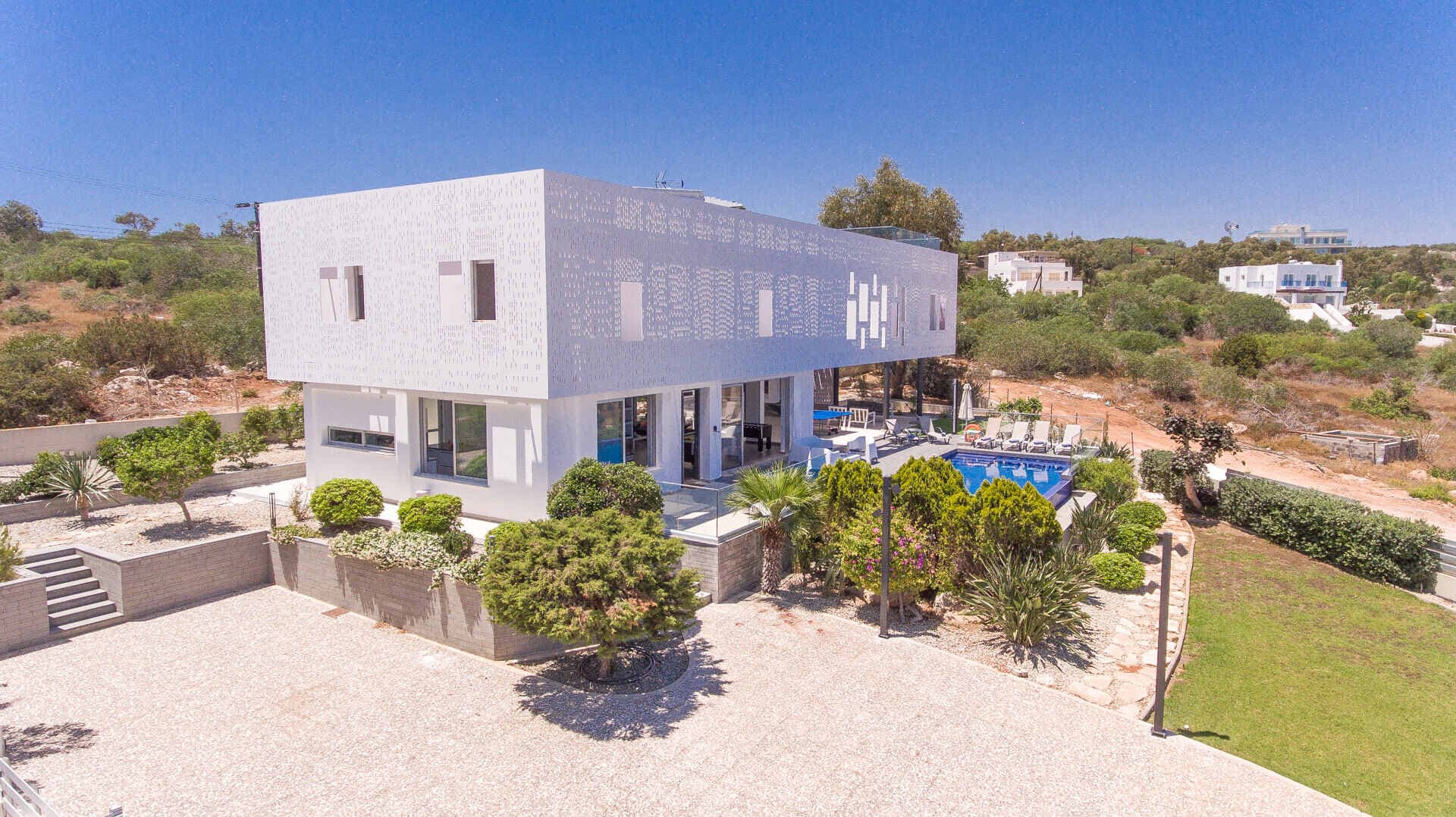Villa Tuscany - 6 bedroom villa in Ayia Thekla, Famagusta, Cyprus - photo 4