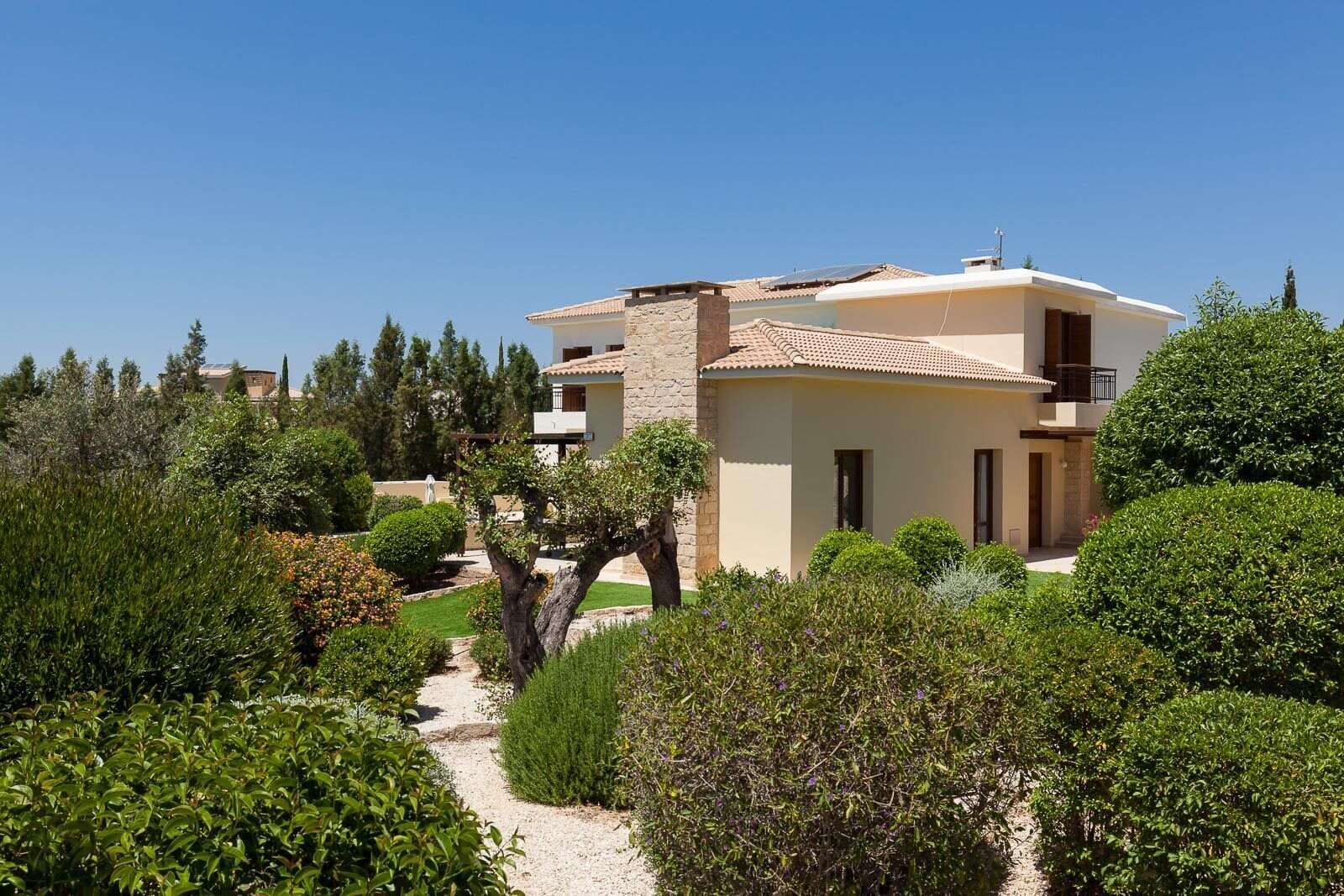 Villa Virtue - 5 bedroom villa in Aphrodite Hills, Paphos, Cyprus - photo 2