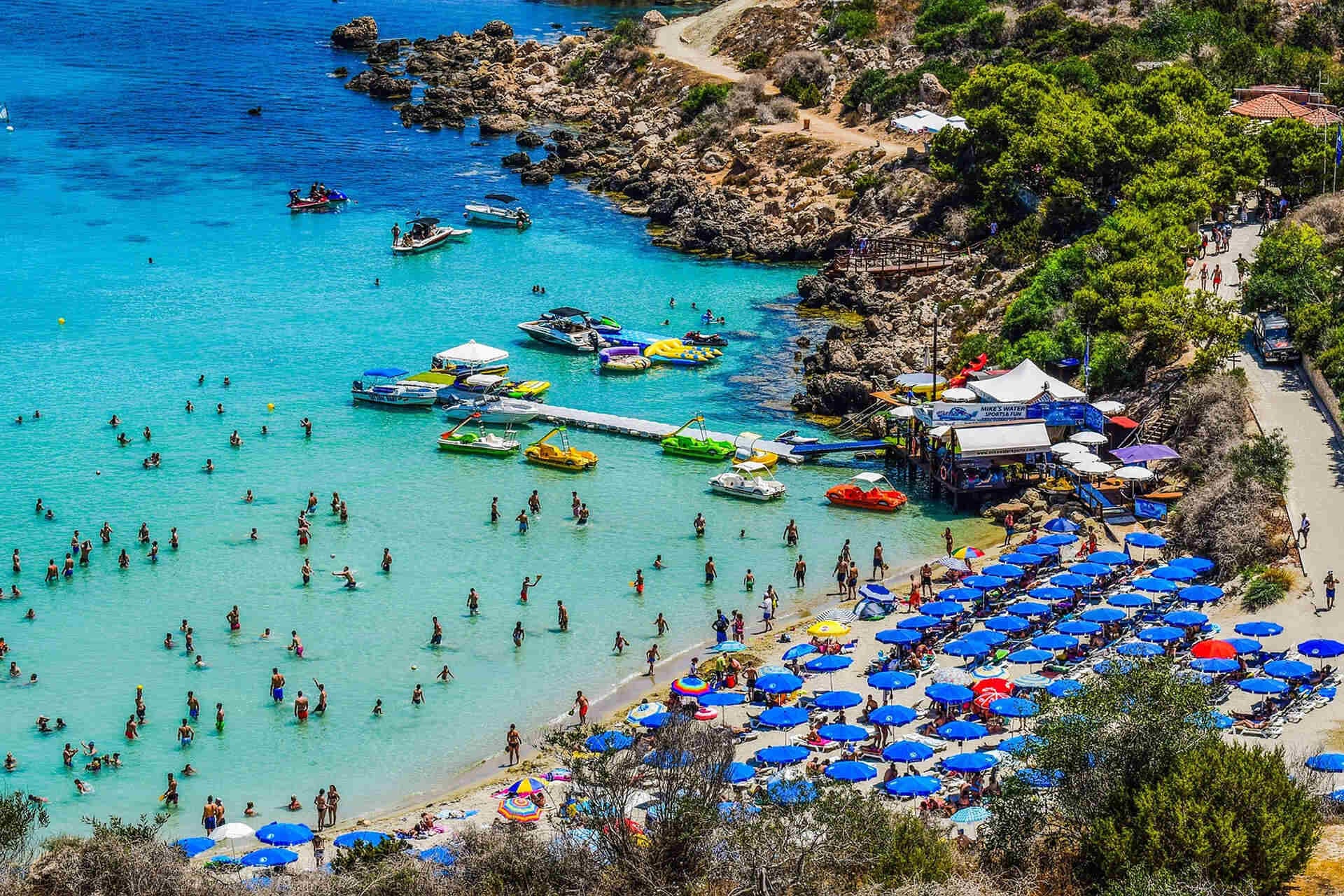 Villas in Konnos Bay